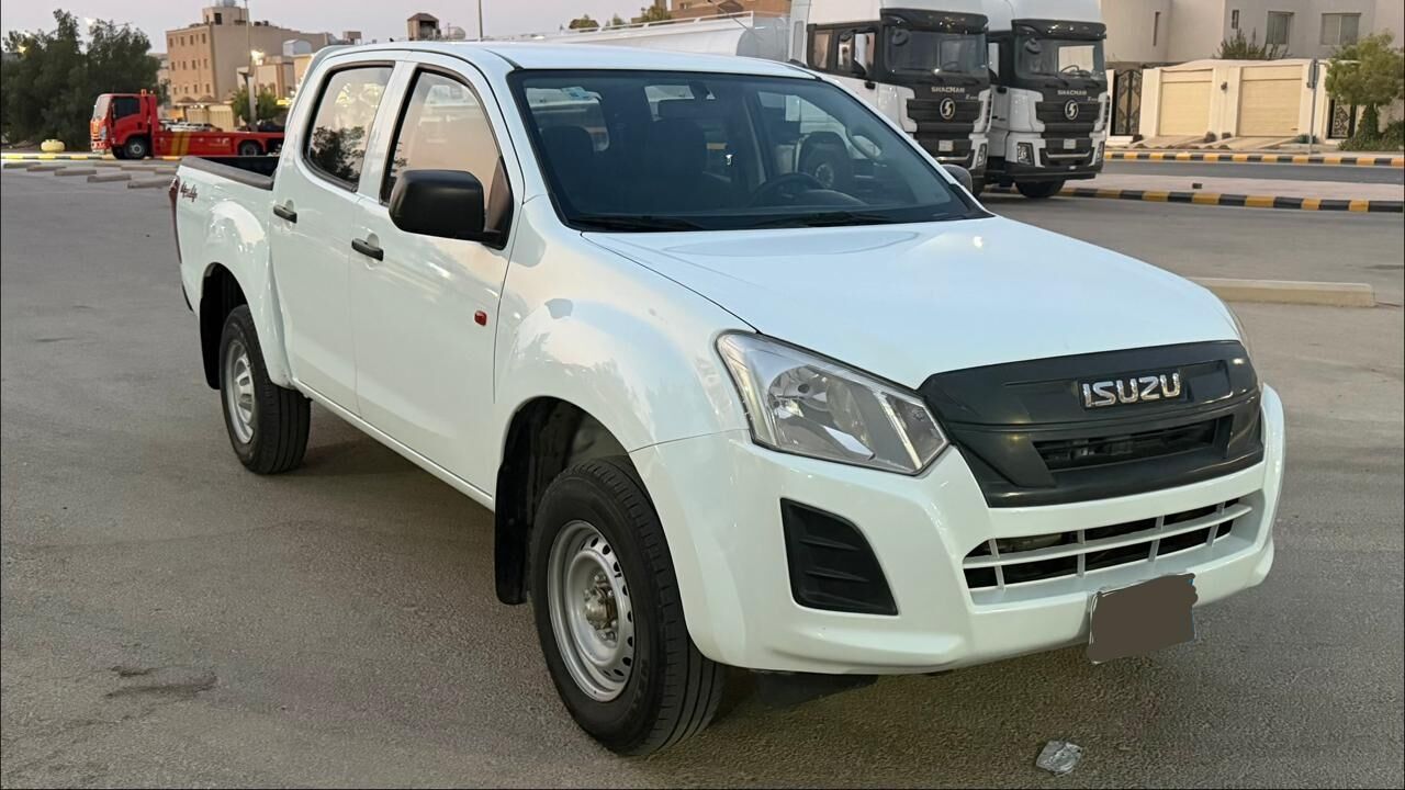 Riyadh, Vehicles, Cars & Trucks , SAR 58000,  Isuzu D-MAX,  2023,  Manual,  140000 KM,