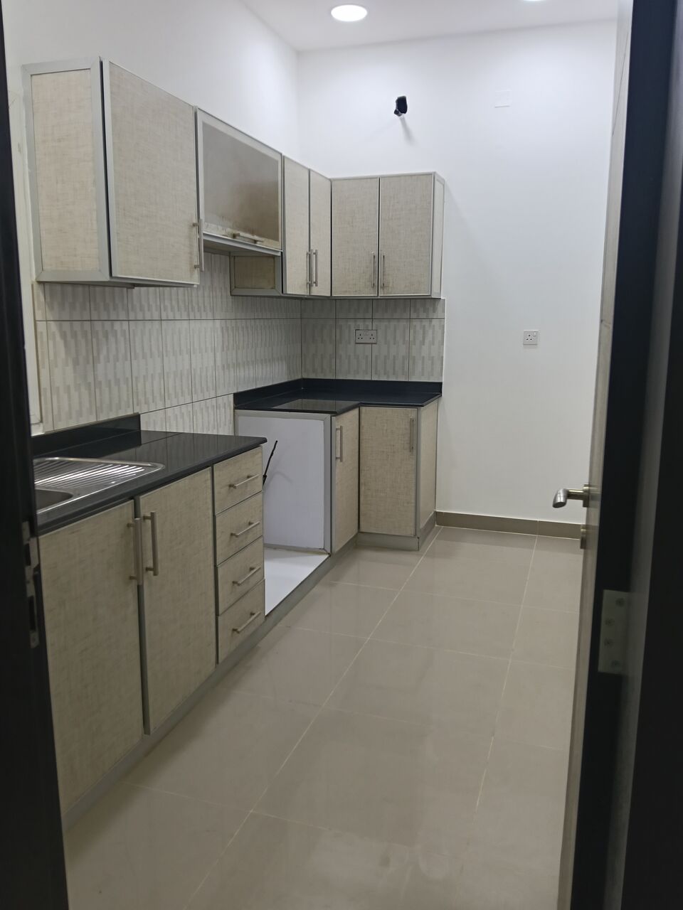 Zinj, Apartments, Flats, Houses & Villas, BHD 260/month,  2 BR,  2 Bedroom Unfurnished Flat For Rent With Ewa Unlimited