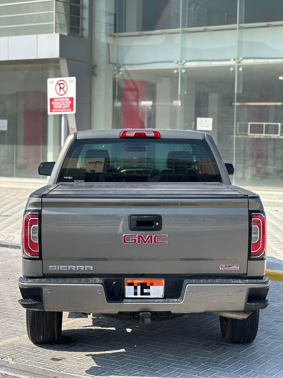 Riffa, Vehicles, Cars & Trucks , BHD 8700,  GMC SIERRA ALL TERRAIN 4X4 V8 BROWN,  2017,  Automatic,  260000 KM,