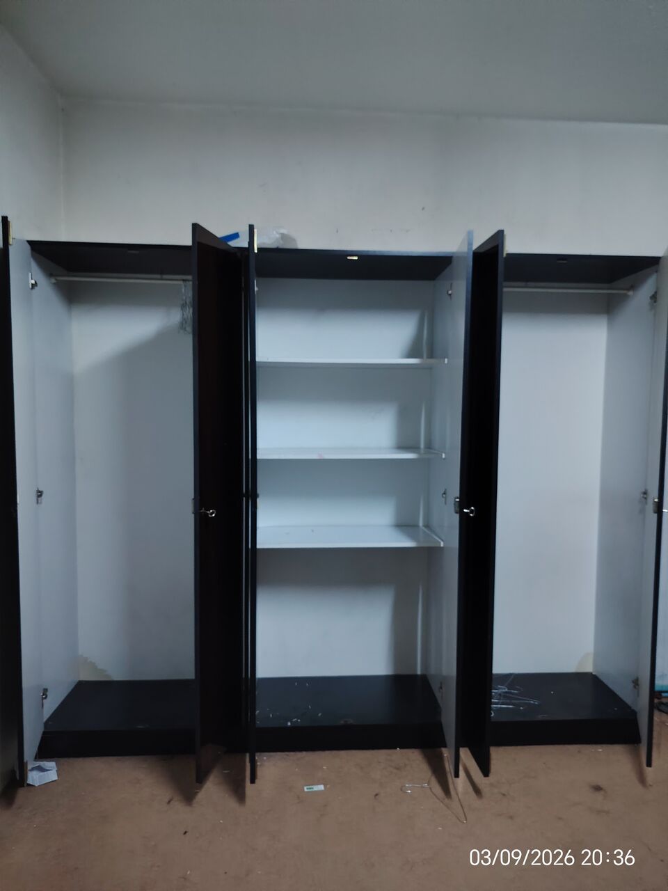 Riyadh, Furniture, SAR 800,  Sell High Look Full Bedroom Set For Reasonable Price