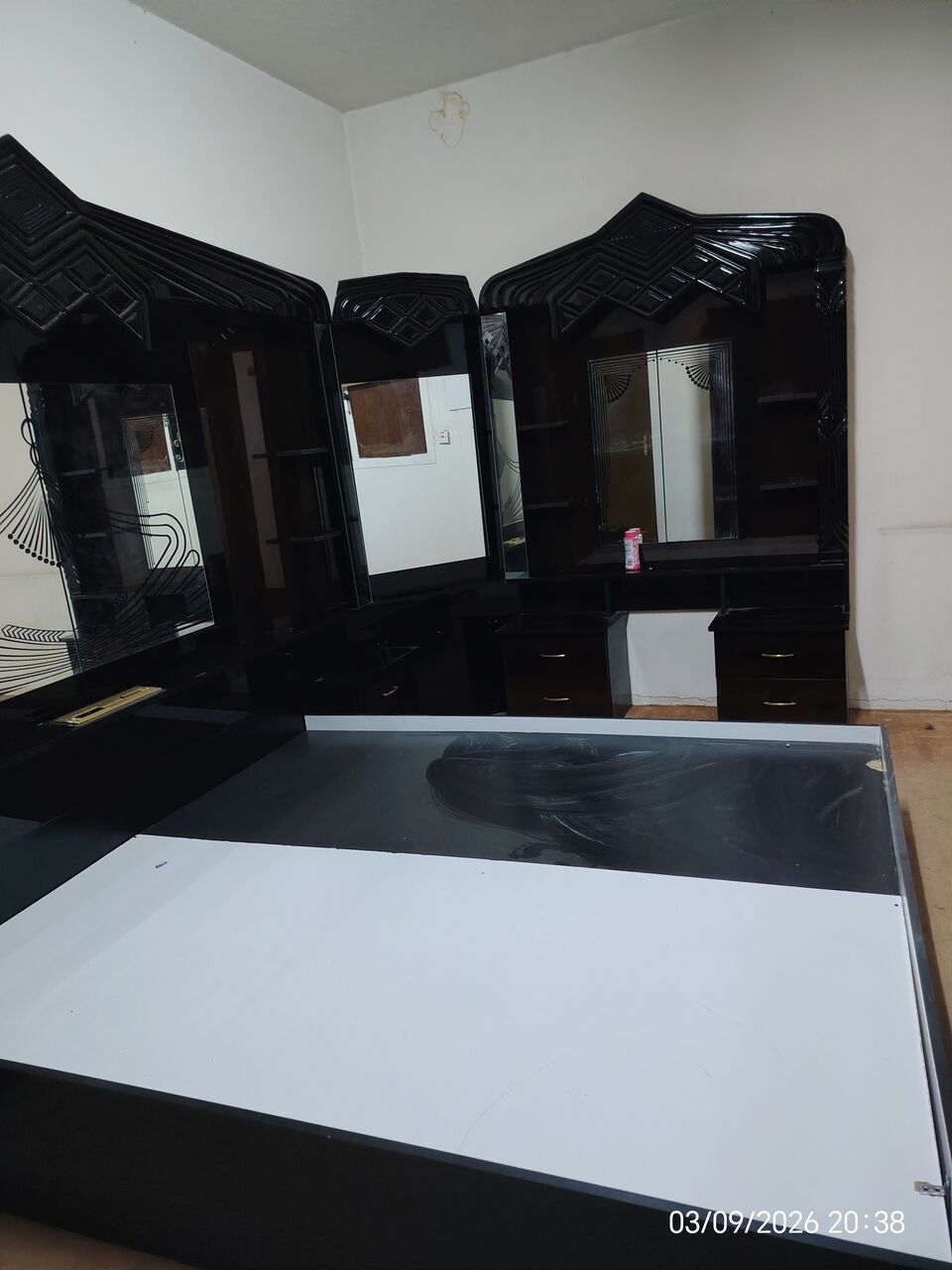 Riyadh, Furniture, SAR 800,  Sell High Look Full Bedroom Set For Reasonable Price