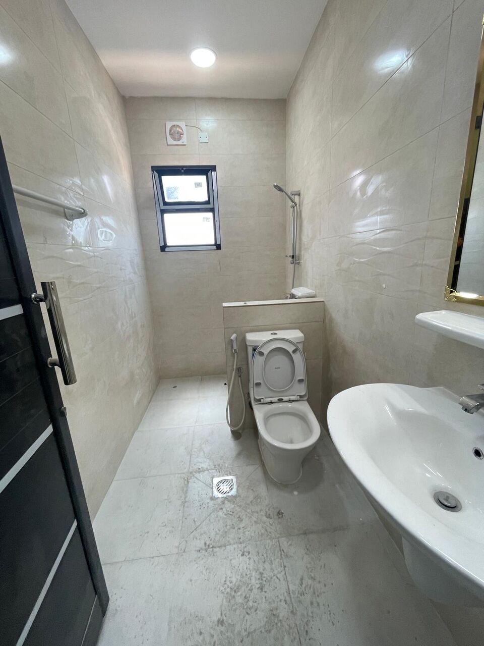 Jid Ali, Apartments, Flats, Houses & Villas, BHD 300/month,  3 BR,  3 Bedroom Flat In Jid Ali With Ewa