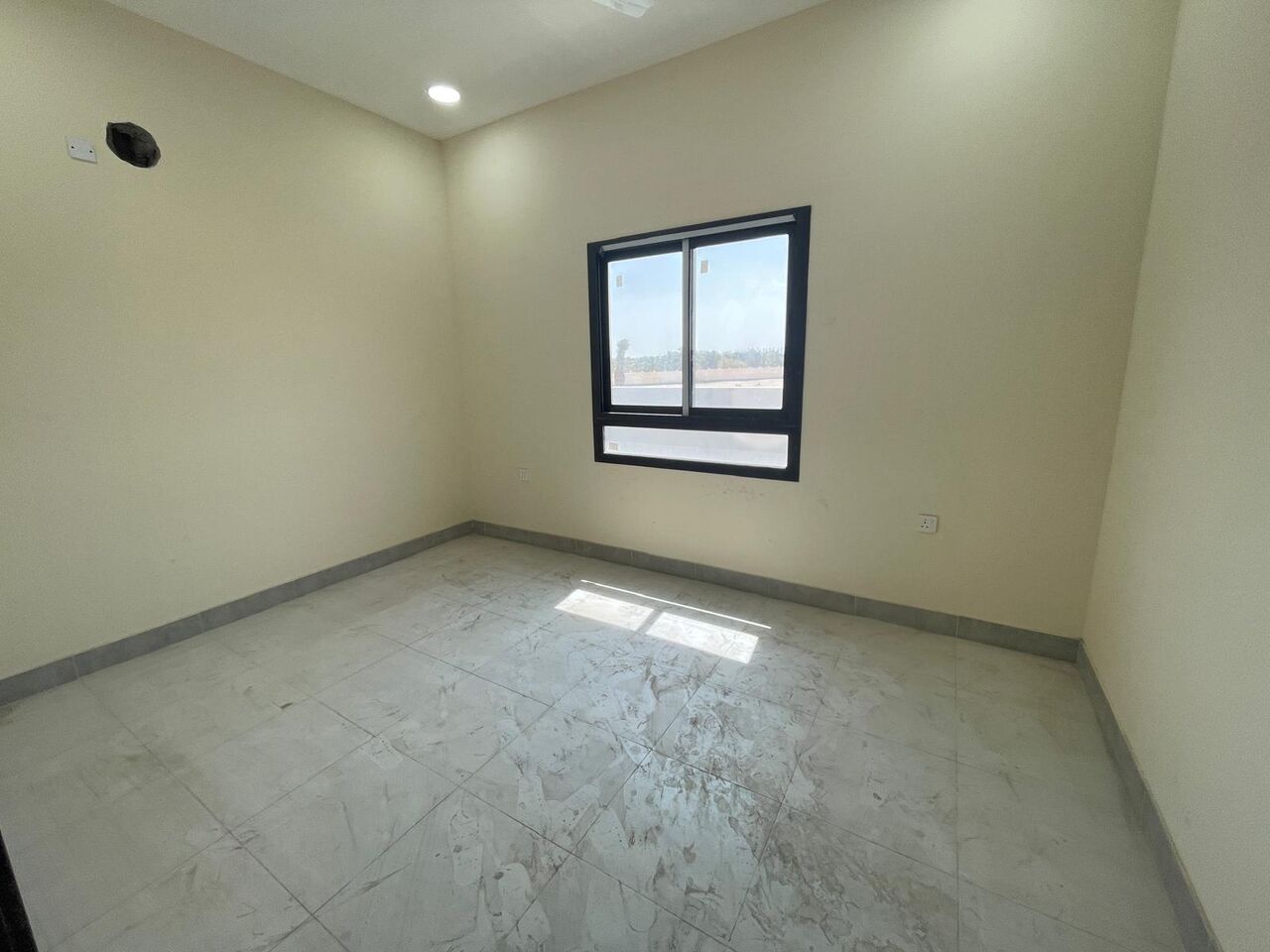 Jid Ali, Apartments, Flats, Houses & Villas, BHD 300/month,  3 BR,  3 Bedroom Flat In Jid Ali With Ewa
