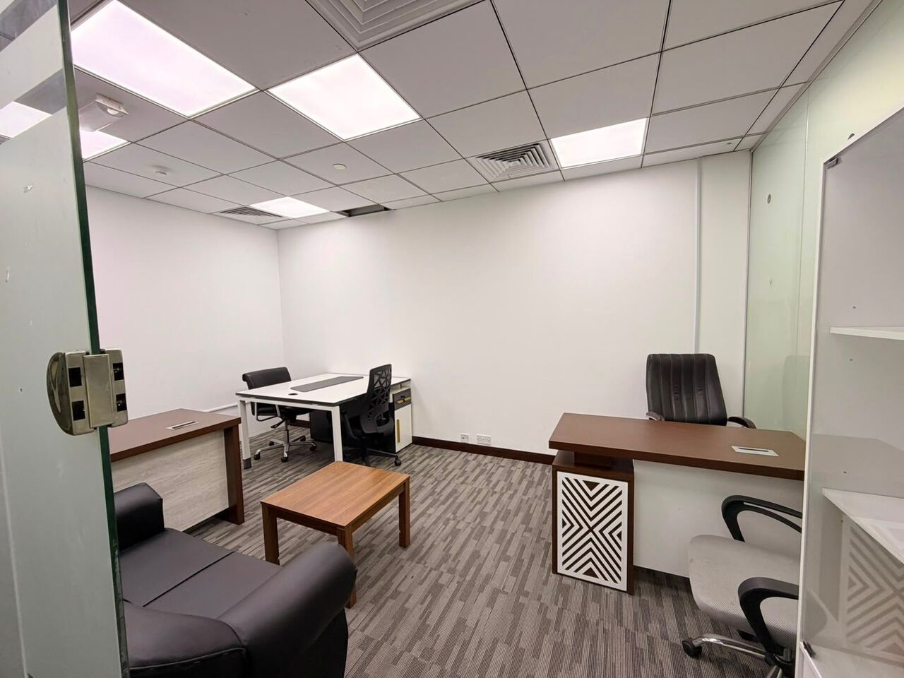 Deira, Offices, AED 29000,  200 Sq. Feet,  🏢 200 SQFT OFFICE FOR RENT IN DEIRA – BANIYAS SQUARE