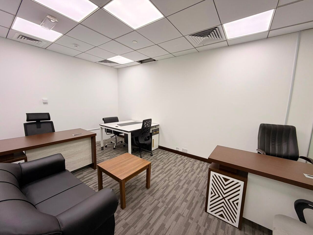 Deira, Offices, AED 29000,  200 Sq. Feet,  🏢 200 SQFT OFFICE FOR RENT IN DEIRA – BANIYAS SQUARE