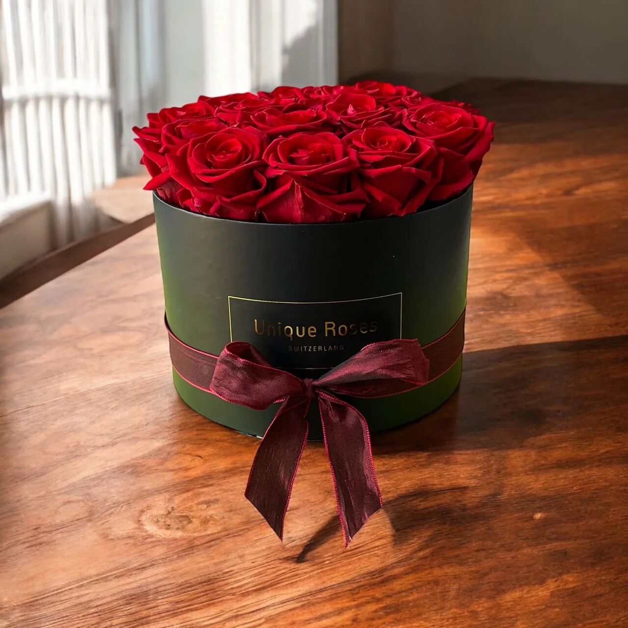Geneva, Farm & Garden, CHF 149,  Rosenbox In Zug Bestellen &ndash; Stilvolle Infinity Rosen Als Ein Wundervolles Geschenk