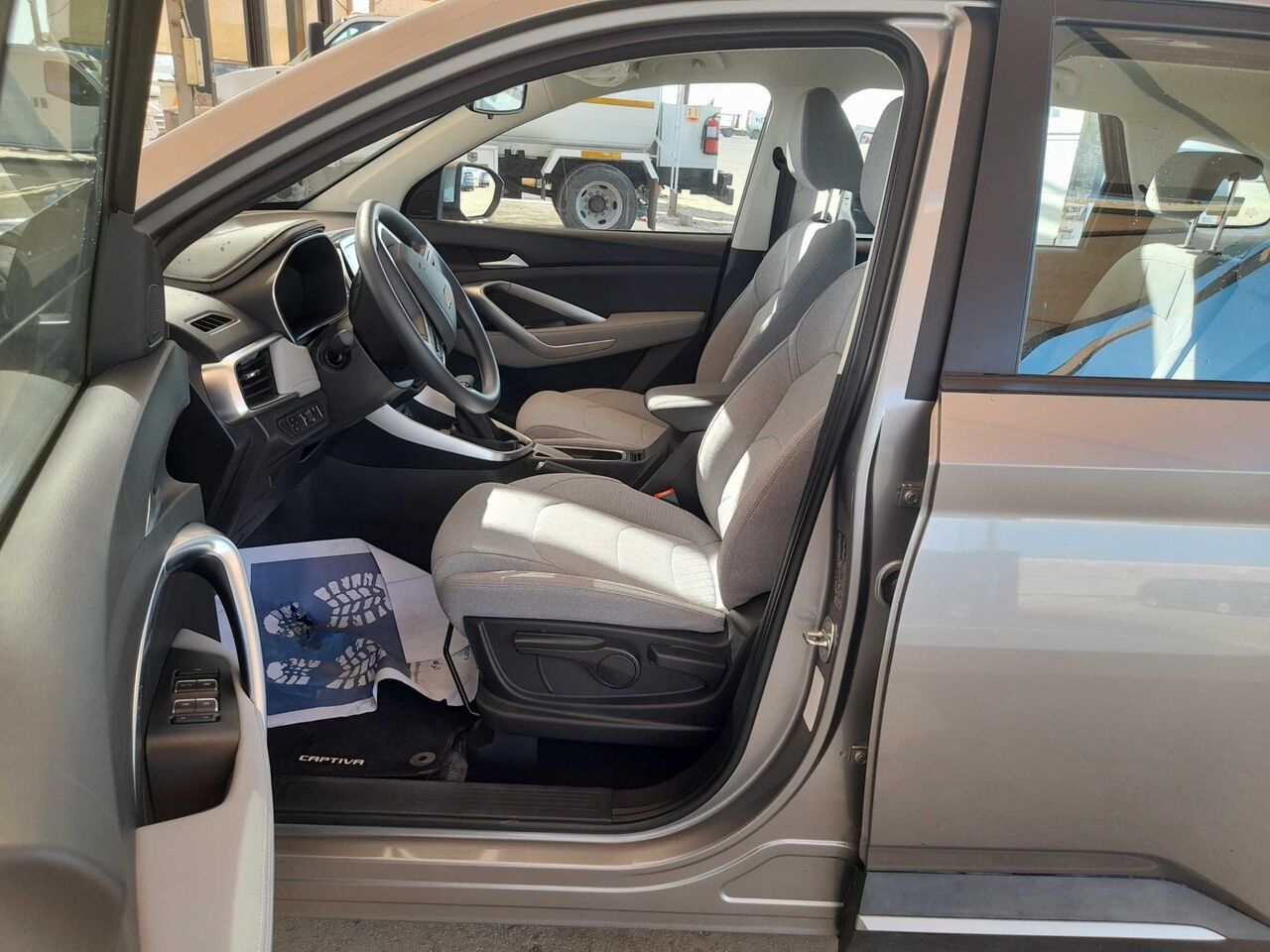 Jeddah, Vehicles, Cars & Trucks , SAR 62000,  Chevrolet Captiva,  2025,  Automatic,  728 KM,  Chev Captiva LT