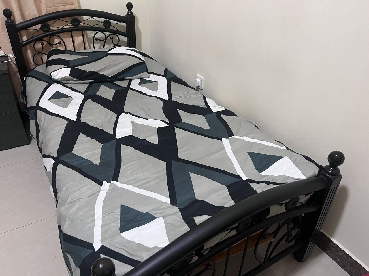 Hidd, Furniture, BHD 15,  Single Bed For Sale, Excellent Condition