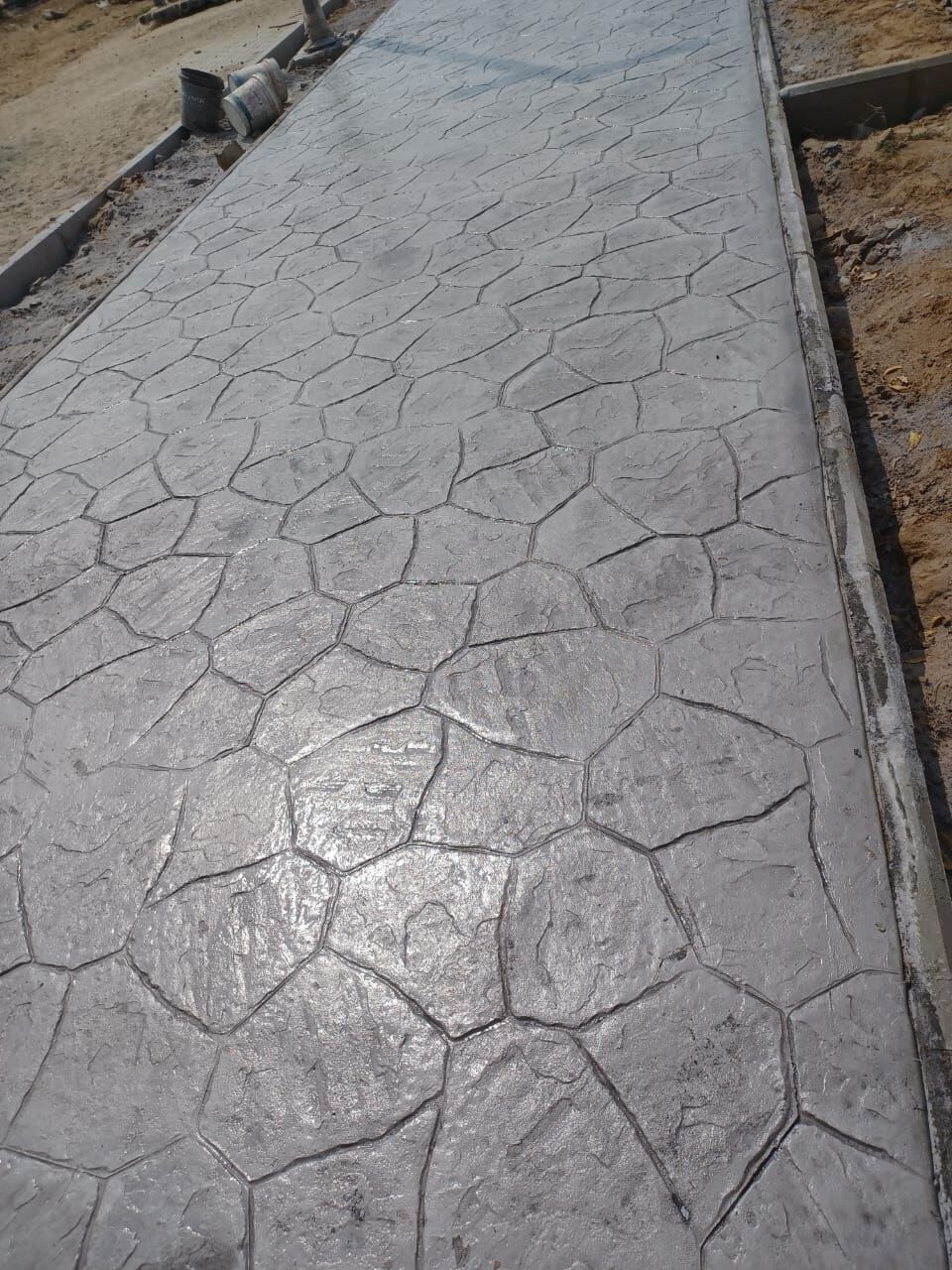Irqah, Construction, Concrete