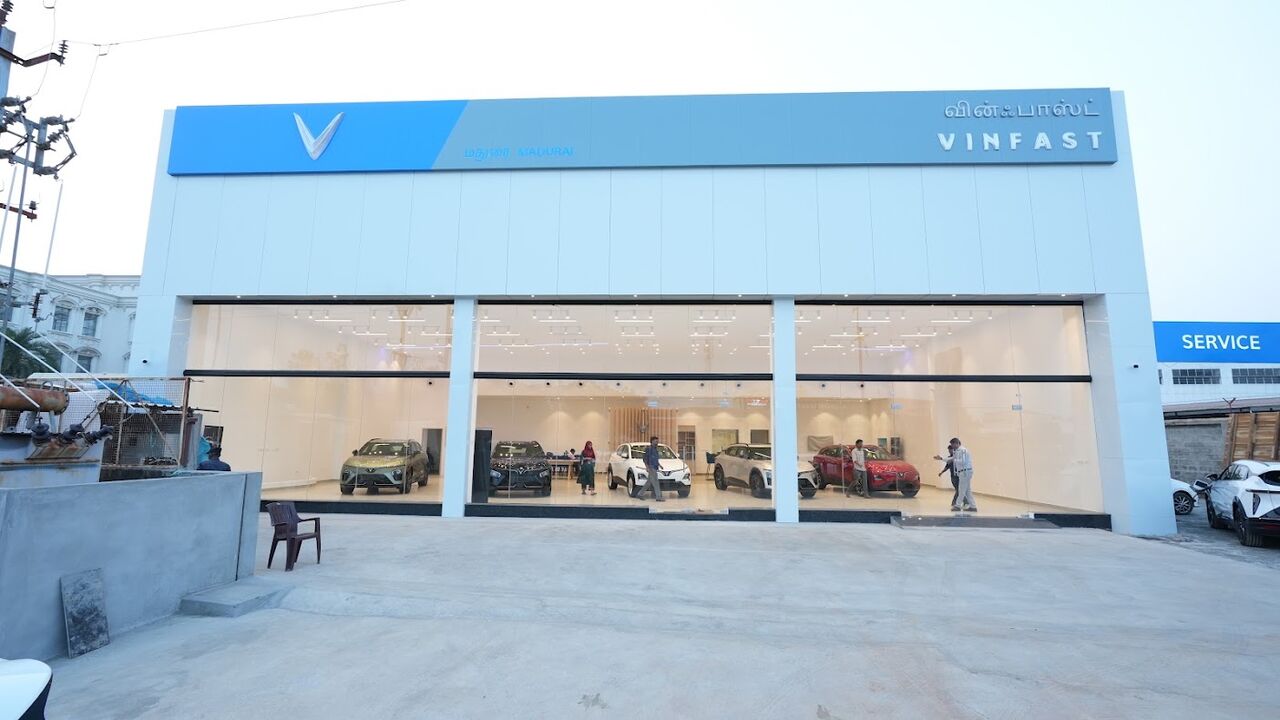 Madurai, Vehicles, Cars & Trucks , INR 400000,  Vinfast,  2026,  Automatic,  18 KM,  Does A  Car Dealer In Madurai Offer Test Drives?