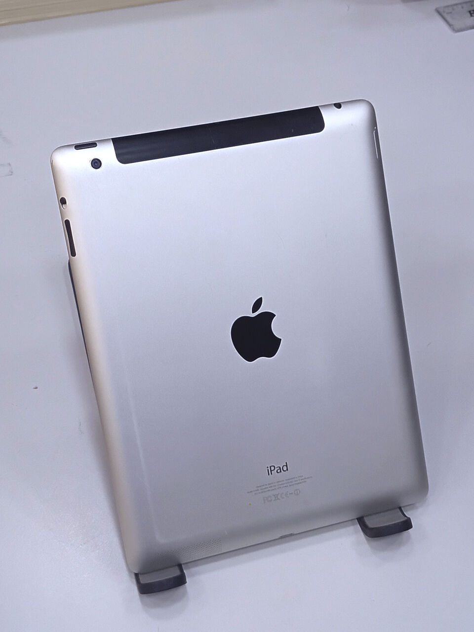 Riffa, Computers, BHD 30,  Apple IPad (32GB / Cellular LTE) &ndash; Special Offer With Free Accessories
