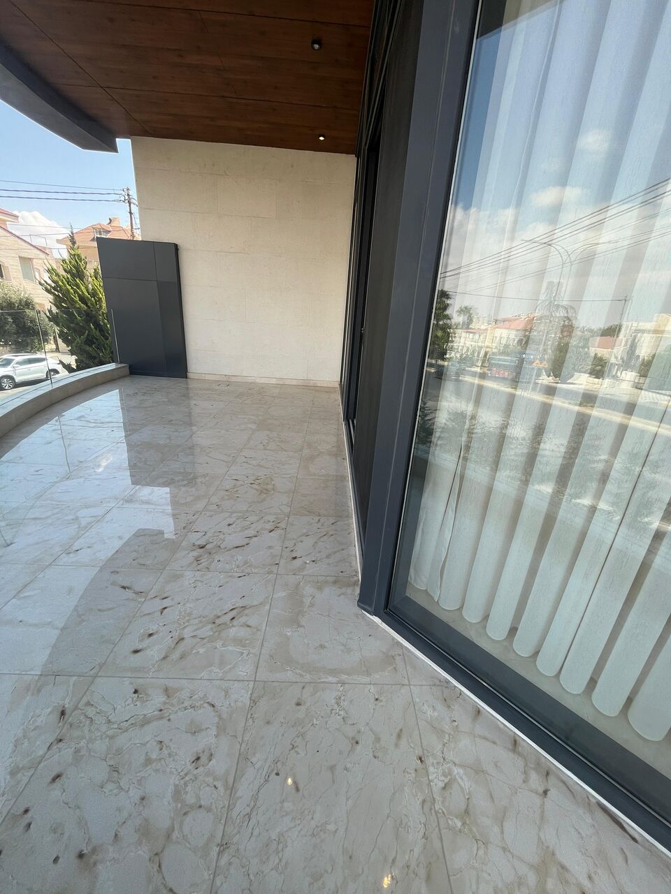 Abdoun, Apartments, Flats, Houses & Villas, JOD 40000/year,  4 BR,  290 Sq. Meter,  Ground Floor Apartment For Rent