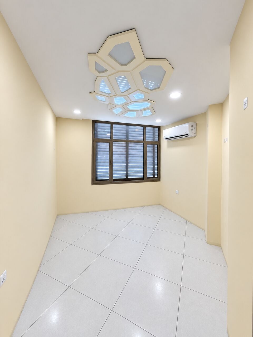 Al Seef, Apartments, Flats, Houses & Villas, BHD 240/month,  Furnished,  2 BR,  2bhk Semi Furnished In Seef