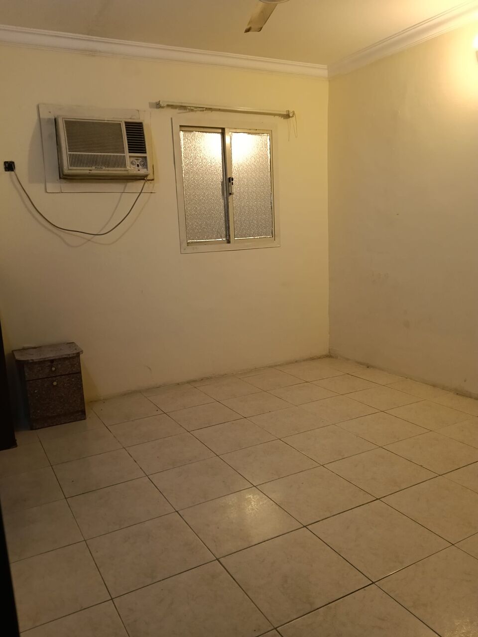 Gudaibiya, Apartments, Flats, Houses & Villas, BHD 250/month,  3 BR,  3 Bedroom Semi Furnished Flat For Rent With Ewa