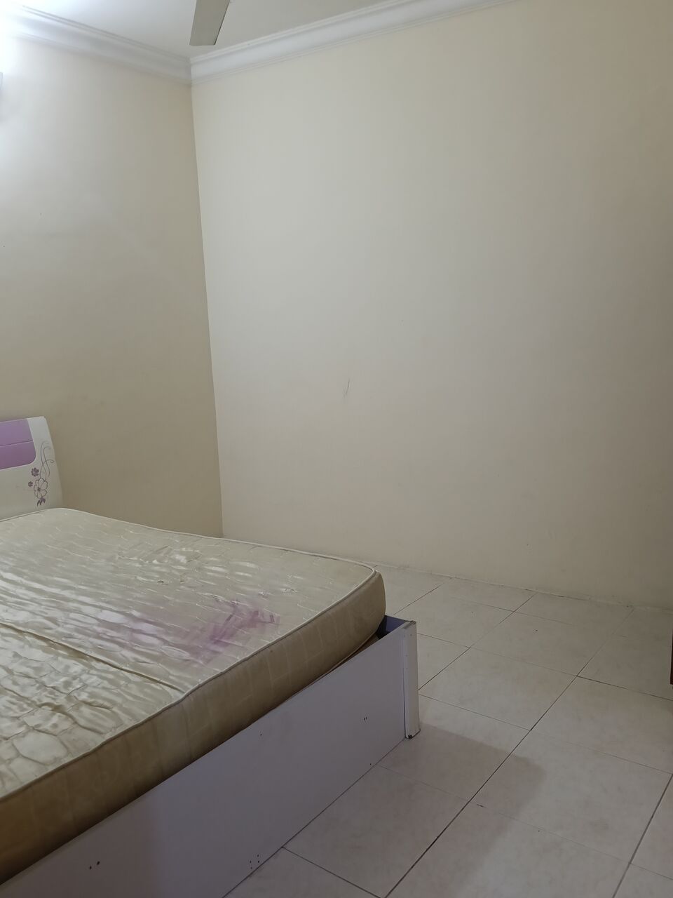 Gudaibiya, Apartments, Flats, Houses & Villas, BHD 250/month,  3 BR,  3 Bedroom Semi Furnished Flat For Rent With Ewa