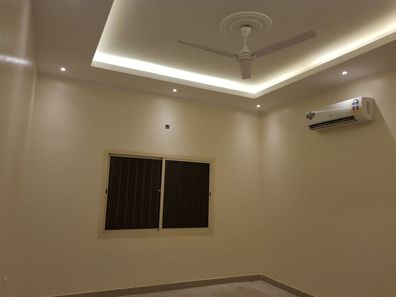Tubli, Apartments, Flats, Houses & Villas, BHD 200/month,  2 BR,  70 Sq. Meter,  Semi Furnished Flat For Rent At Tubli Near Alhelly Supermarket