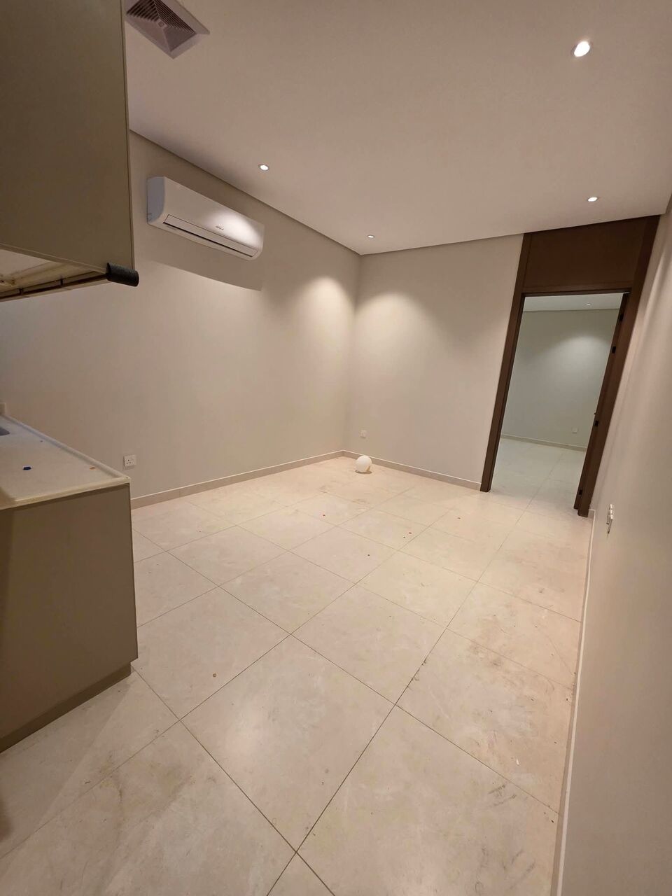 Khobar, Apartments, Flats, Houses & Villas, 1 BR,  FAMILY APARTMENT FOR RENT  Layout: 1 Bedroom + Living Room + Bathroom + Kitchen🍳 American