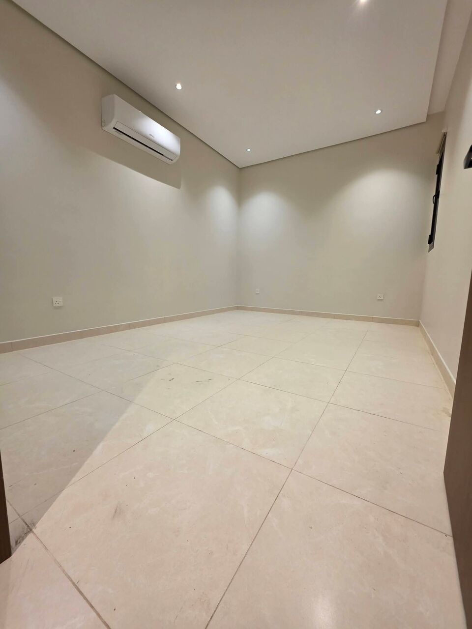 Khobar, Apartments, Flats, Houses & Villas, 1 BR,  FAMILY APARTMENT FOR RENT  Layout: 1 Bedroom + Living Room + Bathroom + Kitchen🍳 American