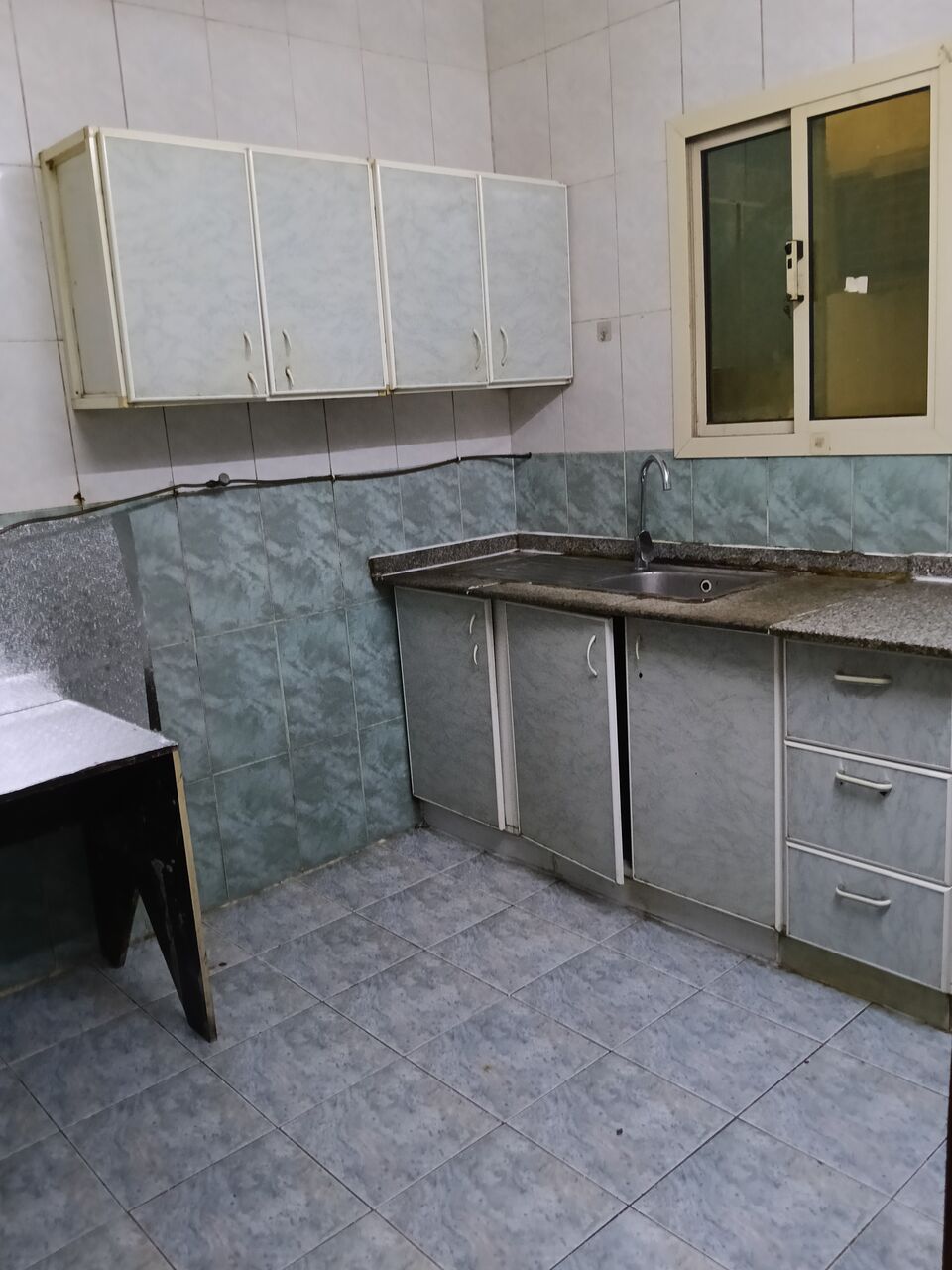 Gudaibiya, Apartments, Flats, Houses & Villas, BHD 250/month,  3 BR,  3 Bedroom Semi Furnished Flat For Rent With Ewa