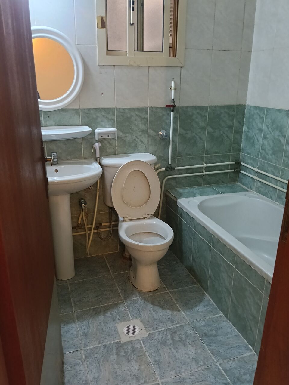 Gudaibiya, Apartments, Flats, Houses & Villas, BHD 250/month,  3 BR,  3 Bedroom Semi Furnished Flat For Rent With Ewa