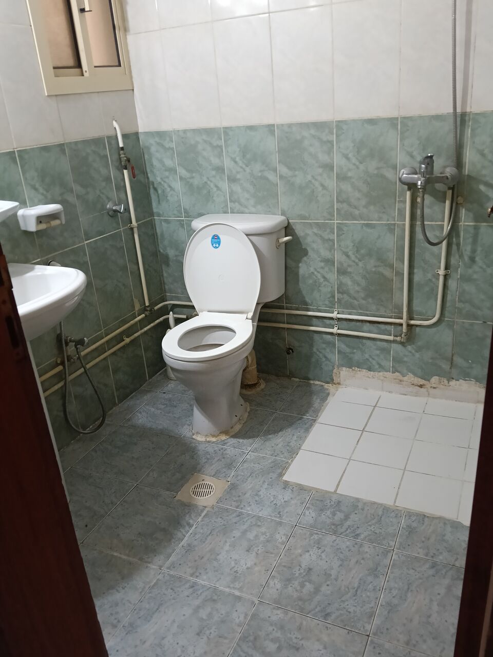 Gudaibiya, Apartments, Flats, Houses & Villas, BHD 250/month,  3 BR,  3 Bedroom Semi Furnished Flat For Rent With Ewa