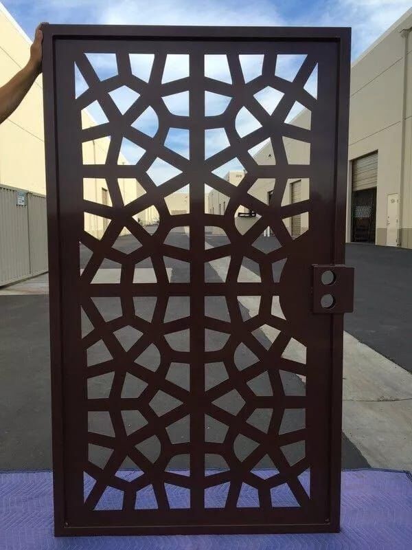 Riyadh, Construction, للحدادة و المونيم،الذجاج