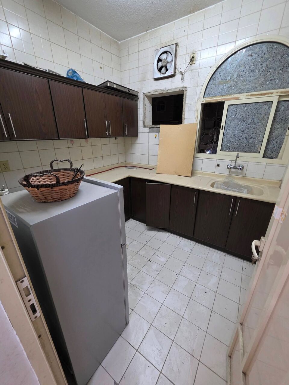 Khobar, Apartments, Flats, Houses & Villas, 2 BR,  FAMILY APARTMENT FOR RENT Layout: 2 Bedrooms + Living Room 🚿 1 Bathroom🍳 Kitchen 🏢 Grou