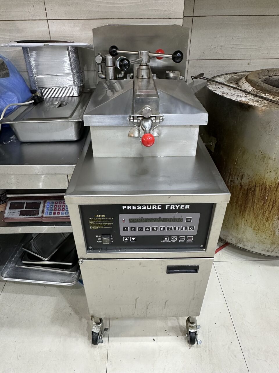 Riyadh, Food, SAR 75000,  Automatic New Generation Broast Machine (condition Like New)