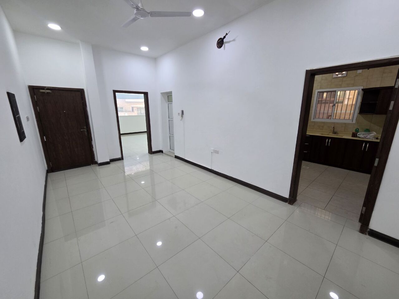Manama, Apartments, Flats, Houses & Villas, BHD 250/month,  2 BR,  Flat For Rent
