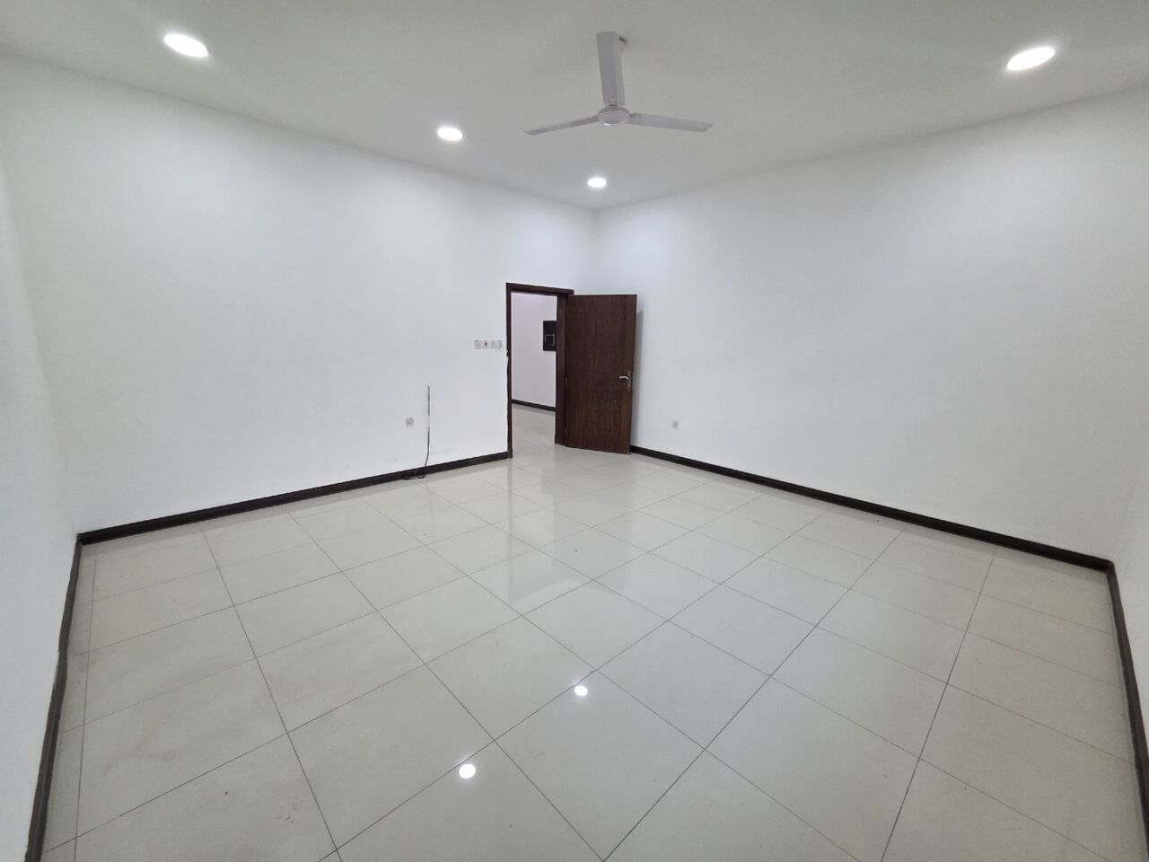 Manama, Apartments, Flats, Houses & Villas, BHD 250/month,  2 BR,  Flat For Rent