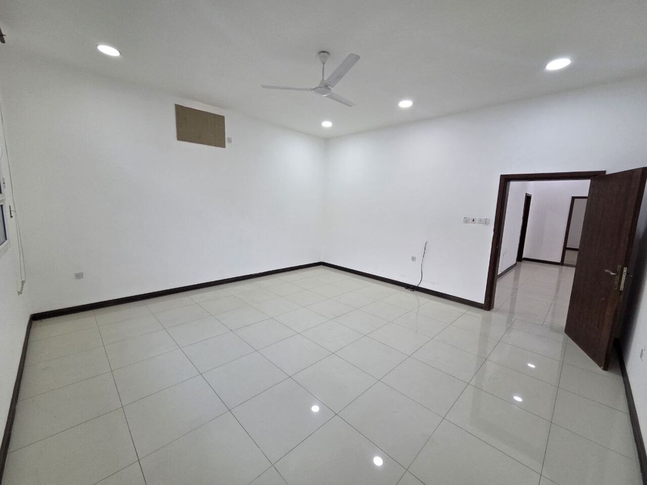 Manama, Apartments, Flats, Houses & Villas, BHD 250/month,  2 BR,  Flat For Rent