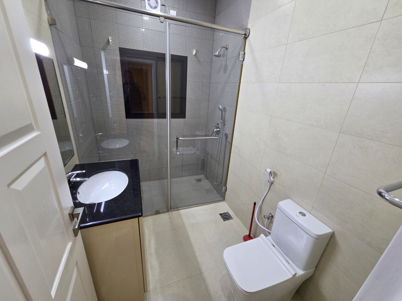Manama, Apartments, Flats, Houses & Villas, BHD 600/month,  3 BR,  Huge Compound Villa For Rent