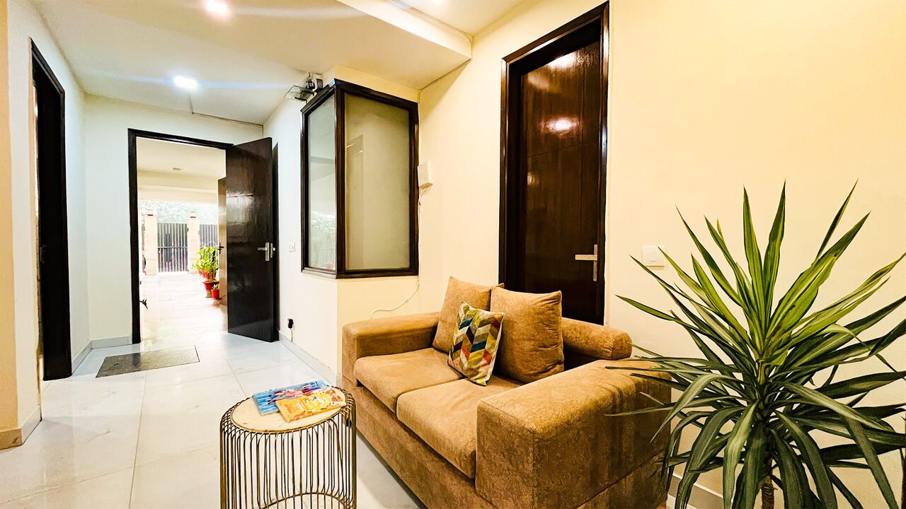 Gurgaon, Apartments, Flats, Houses & Villas, INR 4500/day,  Furnished,  1 BR,  550 Sq. Feet,  One Bedroom Apartment DLF Cyber City