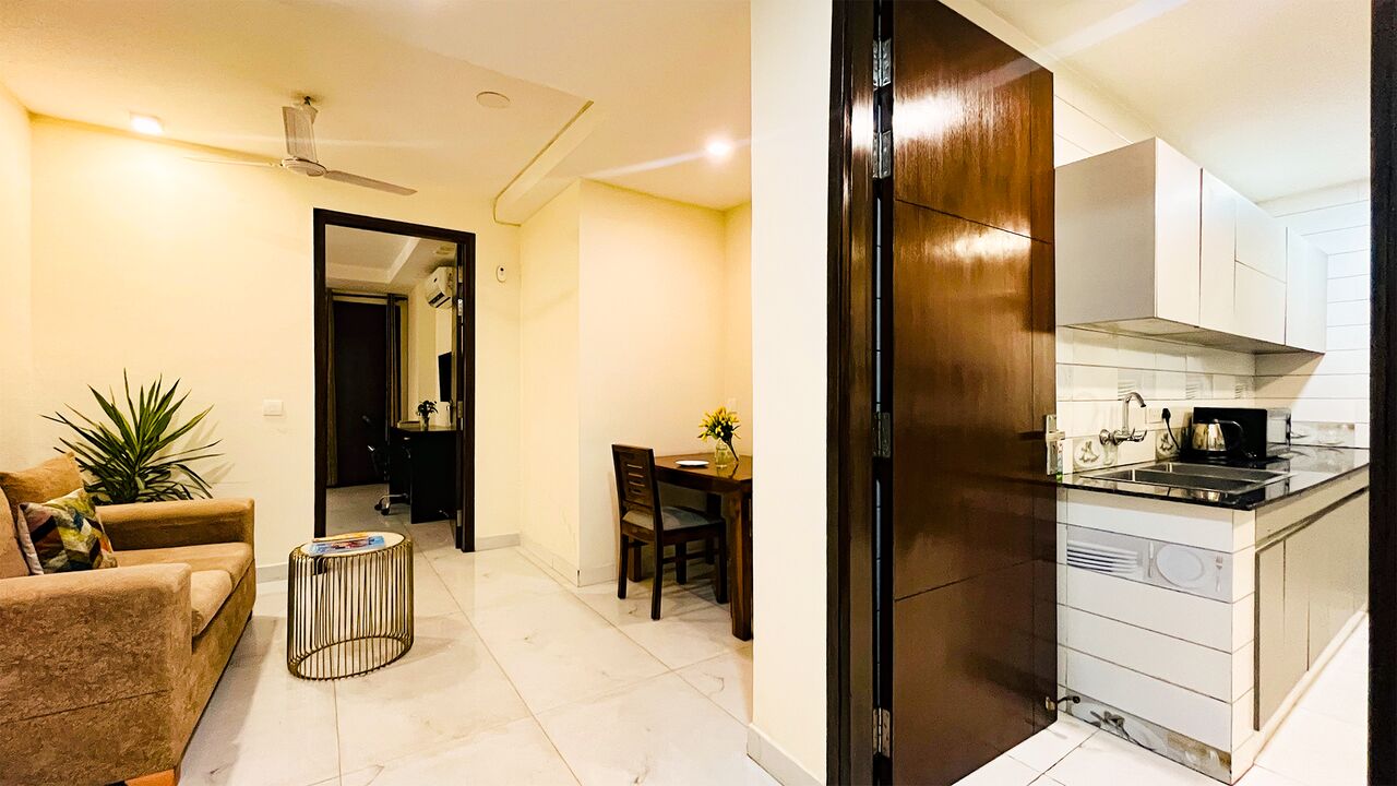 Gurgaon, Apartments, Flats, Houses & Villas, INR 4500/day,  Furnished,  1 BR,  550 Sq. Feet,  One Bedroom Apartment DLF Cyber City