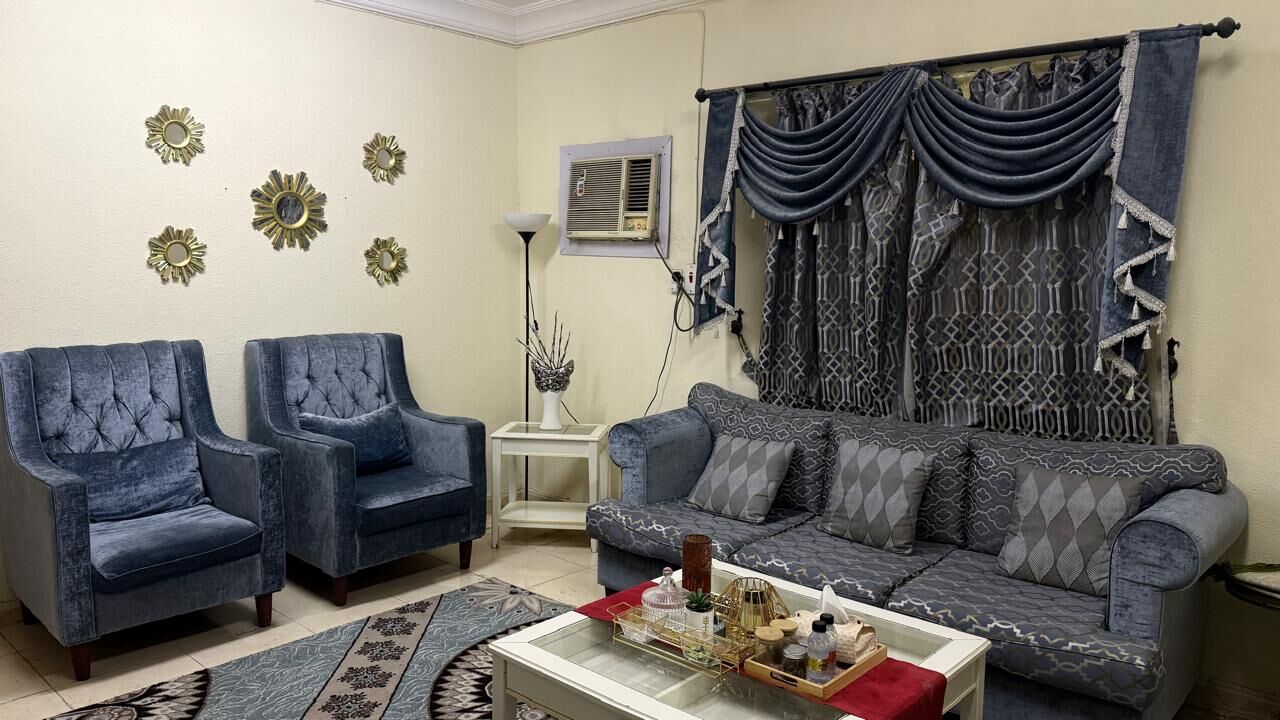 Jubail, Furniture, SAR 950,  9 Seater Sofa Set With Matching Curtain , Carpet & Centre /Side Tables