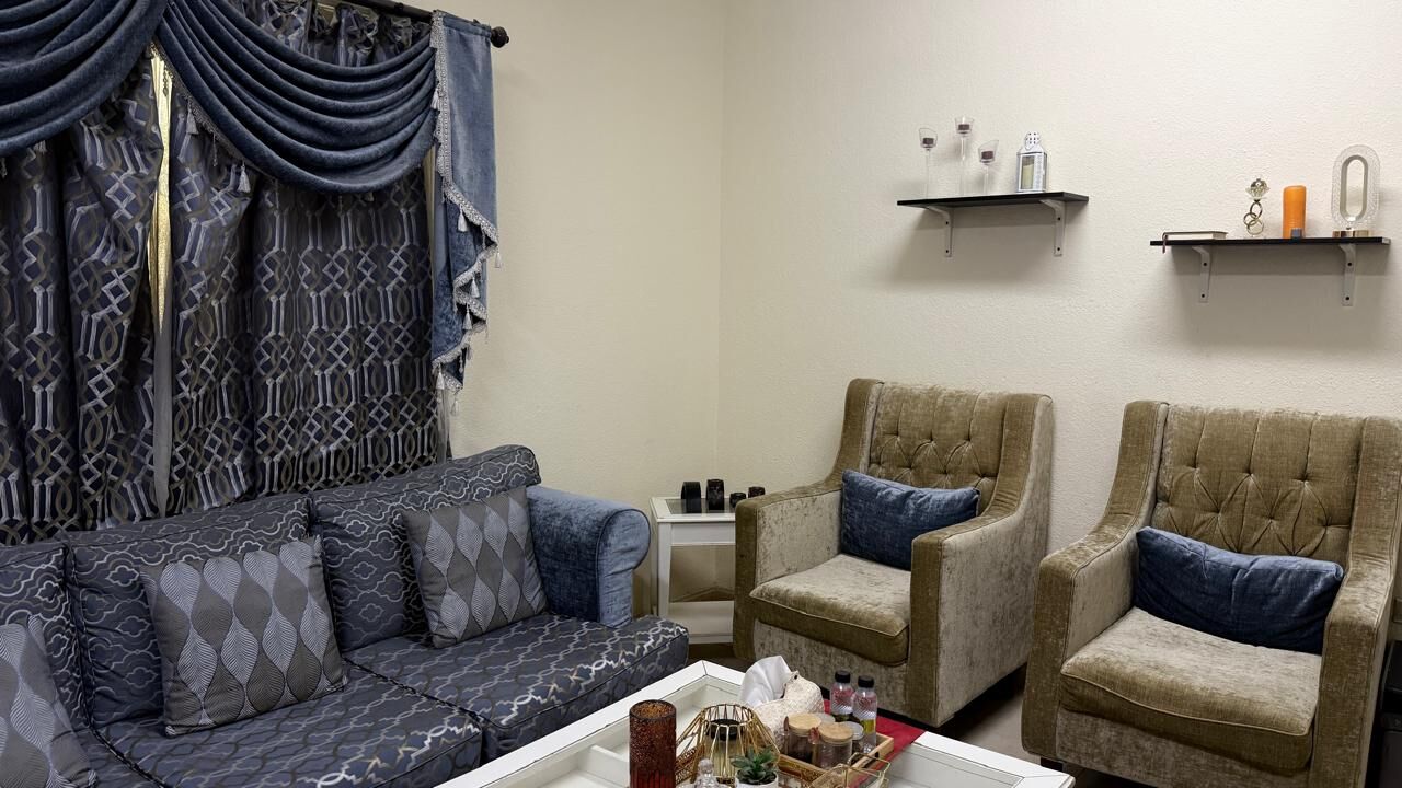 Jubail, Furniture, SAR 950,  9 Seater Sofa Set With Matching Curtain , Carpet & Centre /Side Tables