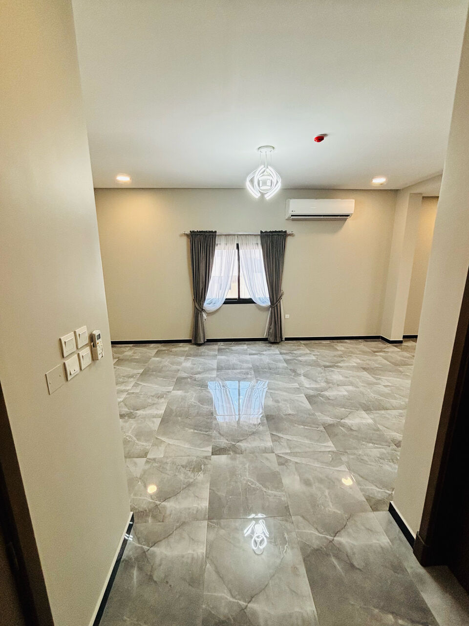 Zinj, Apartments, Flats, Houses & Villas, BHD 320/year,  2 BR,  2 Bedroom Flat For Rent