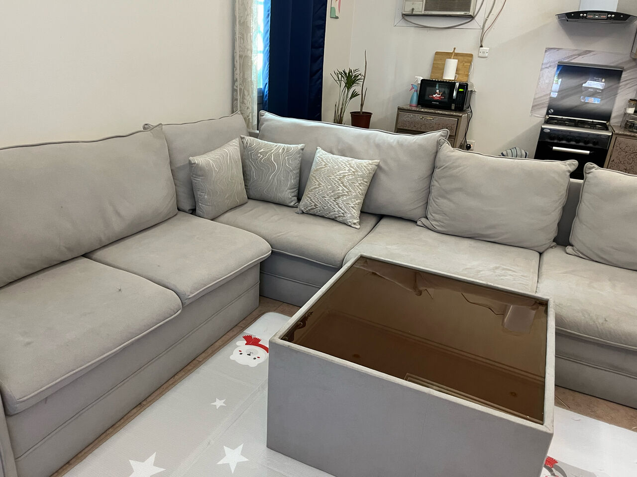 Al Malaz, Furniture, SAR 300,  7 Seater Sofa With Center Table