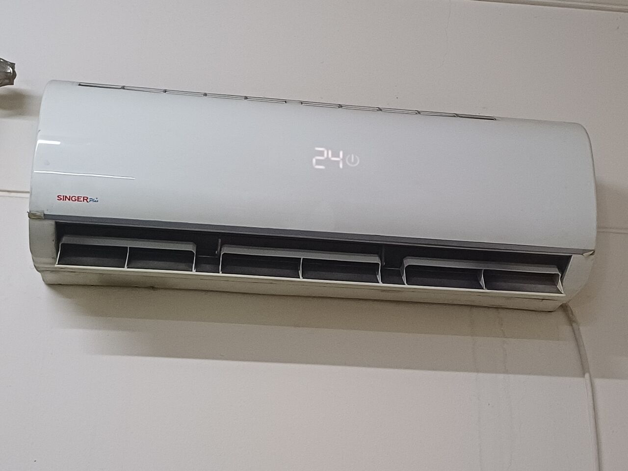 East Riffa, Air Conditioners, BHD 1,  Split A/C 1.5 T And 2T . Mobile 39776886, Whatsup 35072655