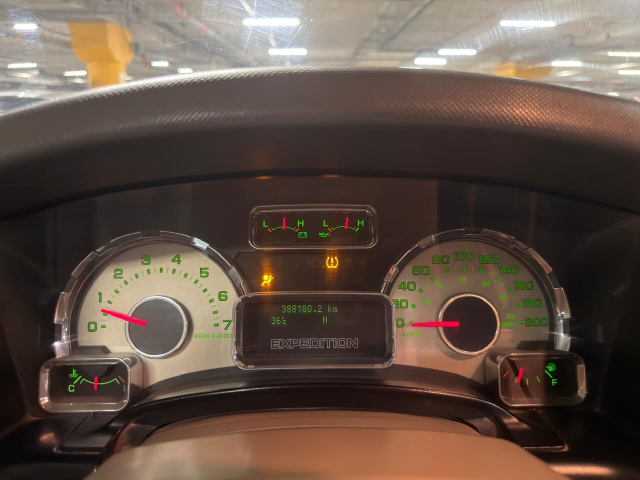 Riyadh, Vehicles, Cars & Trucks , SAR 30000,  Ford Expedition XLT,  2013,  Automatic,  388000 KM,