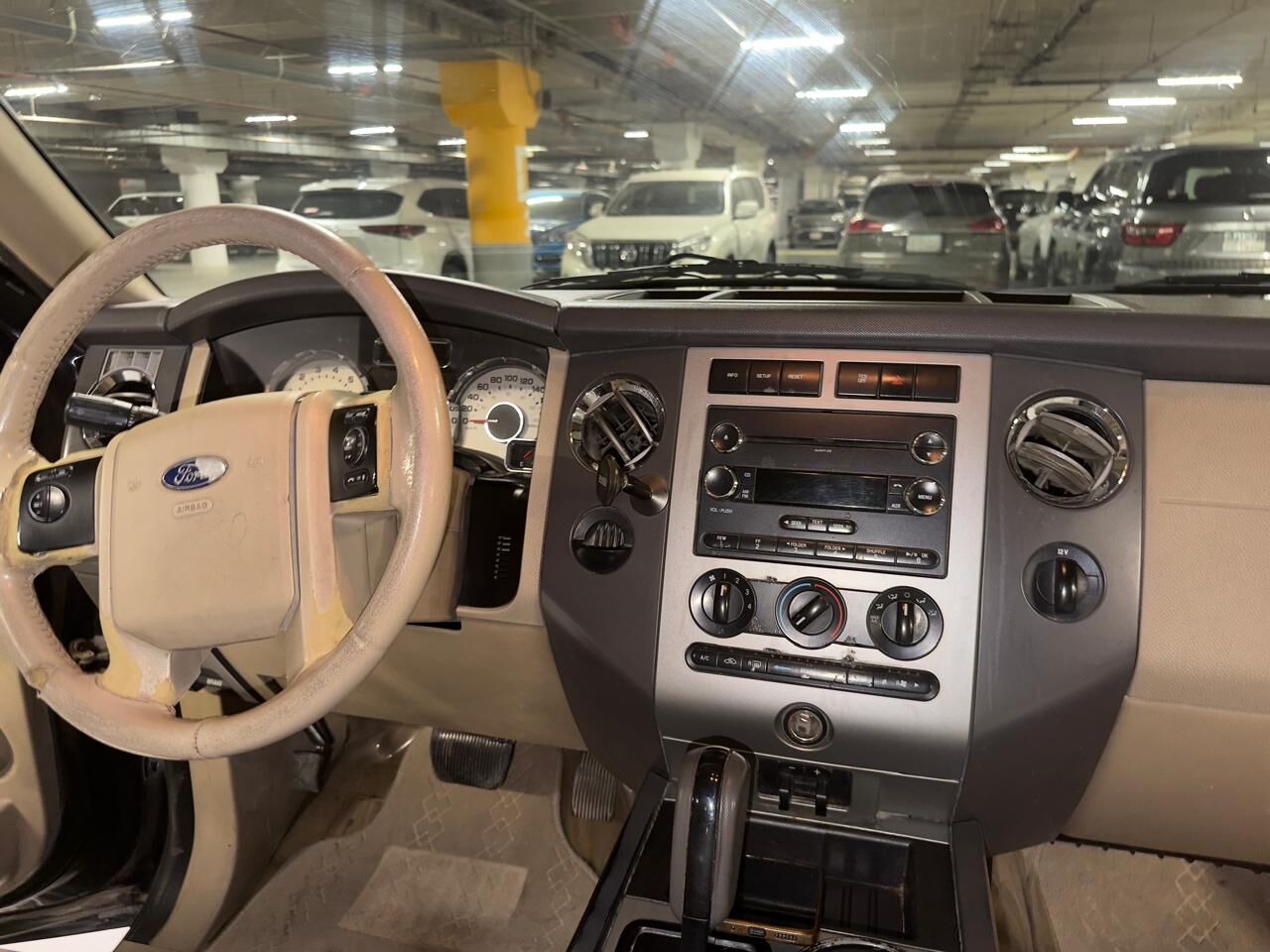 Riyadh, Vehicles, Cars & Trucks , SAR 30000,  Ford Expedition XLT,  2013,  Automatic,  388000 KM,