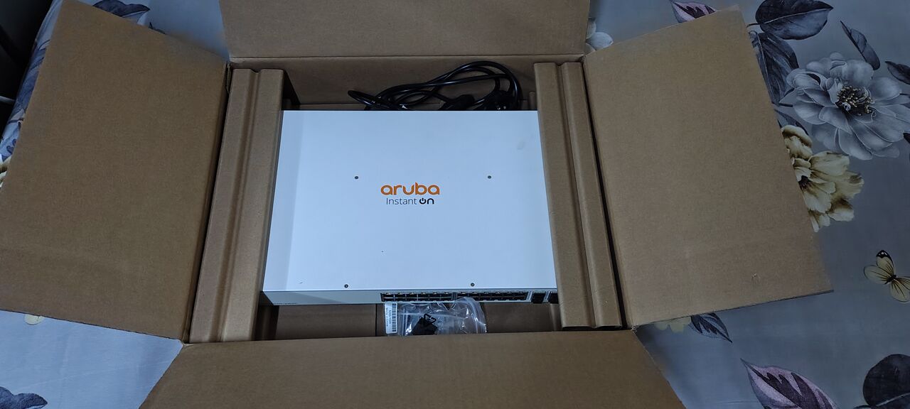 Riyadh, Computers, SAR 1300,  Aruba Instant On 1930 48-Port Gigabit Network Switch &ndash; Brand New