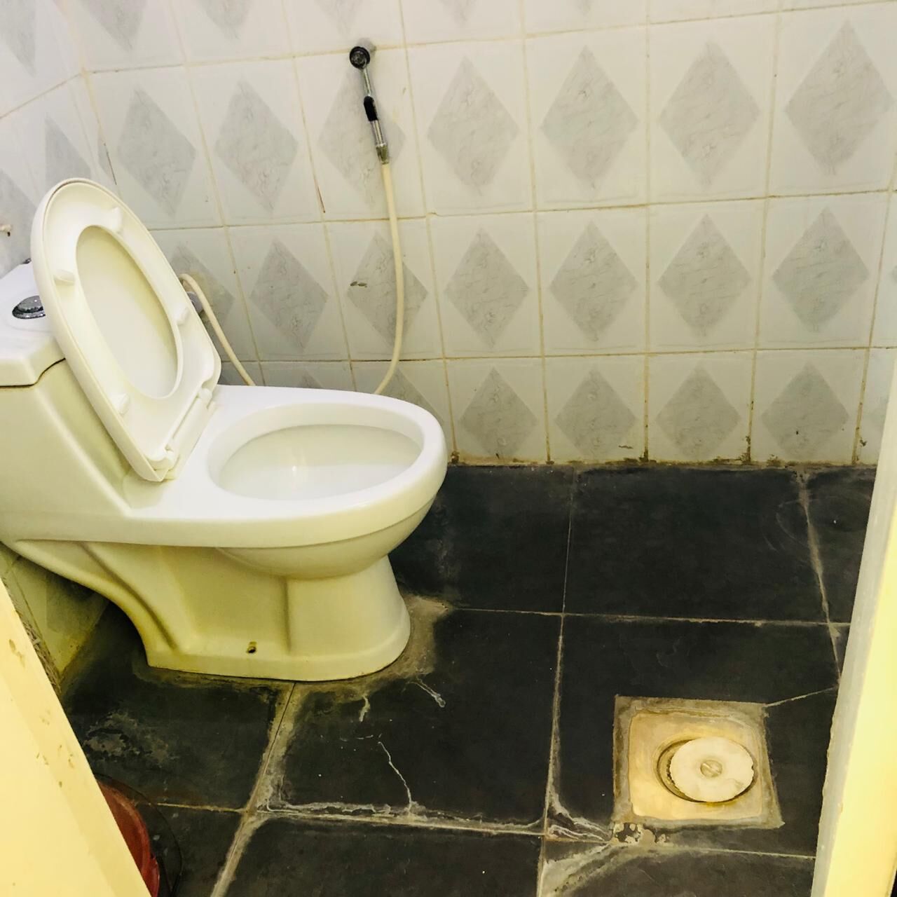 Riyadh, Housing Exchanges, SAR 1500/month,  1 BR,  Offering Neat And Clean Furnished Room For Executive Bachelor