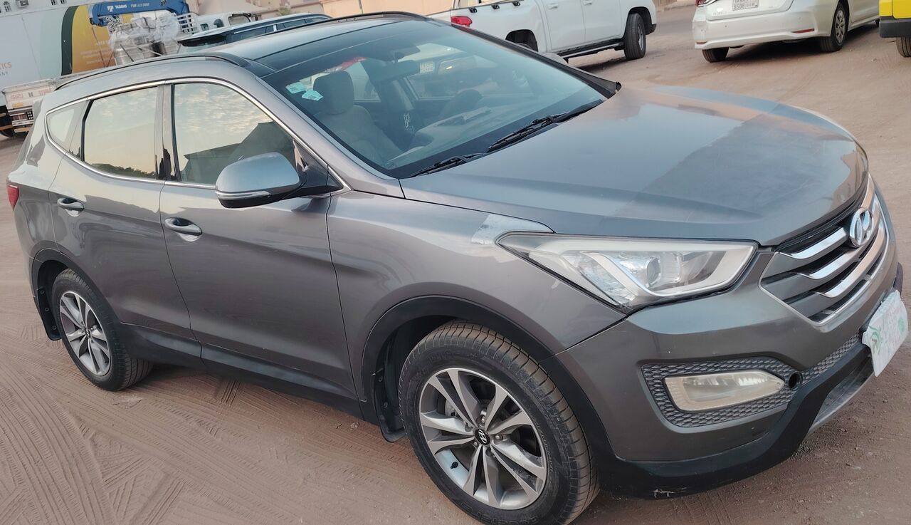 Riyadh, Vehicles, Cars & Trucks , SAR 30000,  Hyundai Santa Fe,  2015,  Automatic,  163000 KM,  Panoramic Sunroof, Cruise Control, Family Car, 7seats,economic, 4 Cylinders