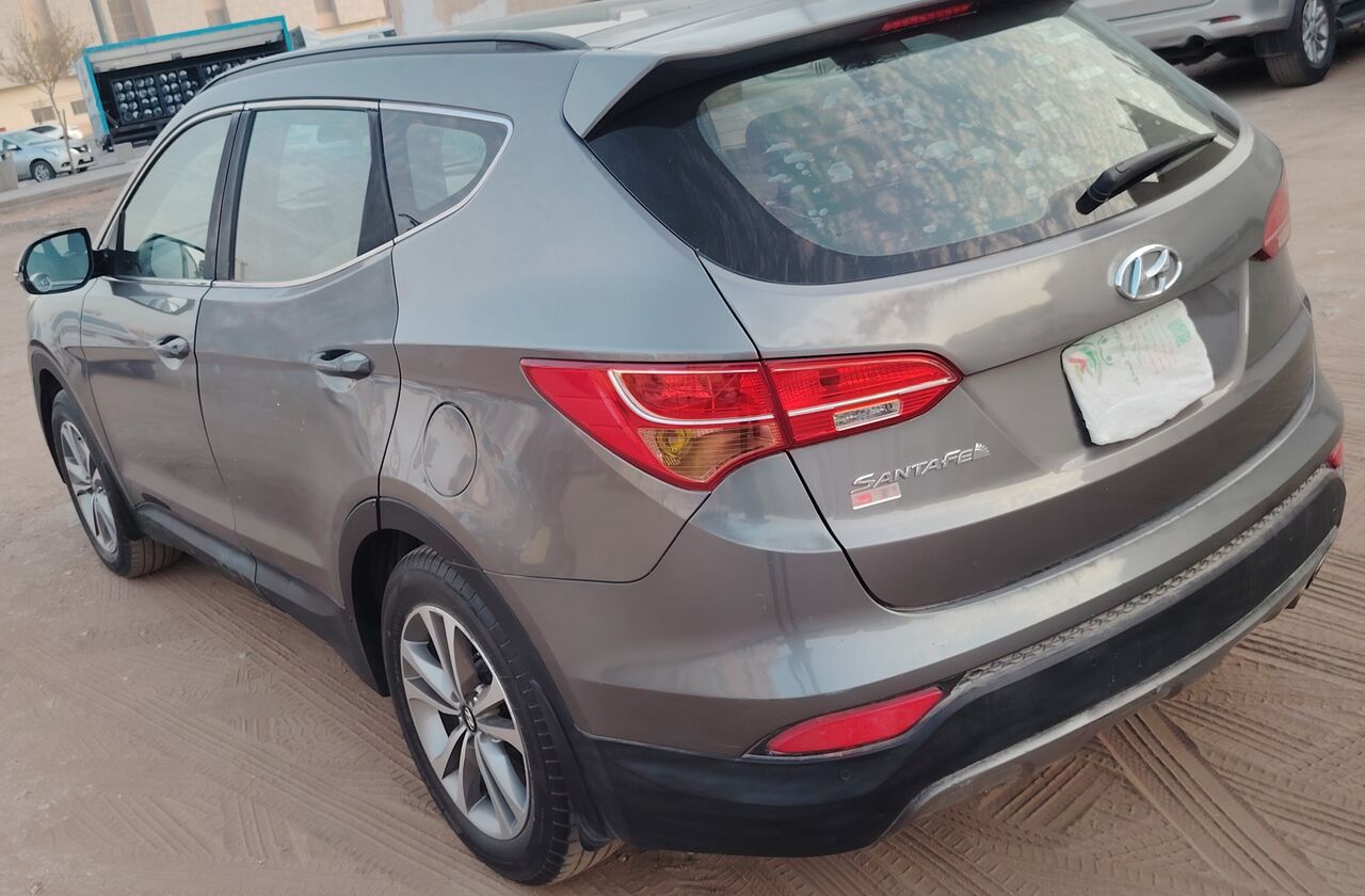 Riyadh, Vehicles, Cars & Trucks , SAR 30000,  Hyundai Santa Fe,  2015,  Automatic,  163000 KM,  Panoramic Sunroof, Cruise Control, Family Car, 7seats,economic, 4 Cylinders