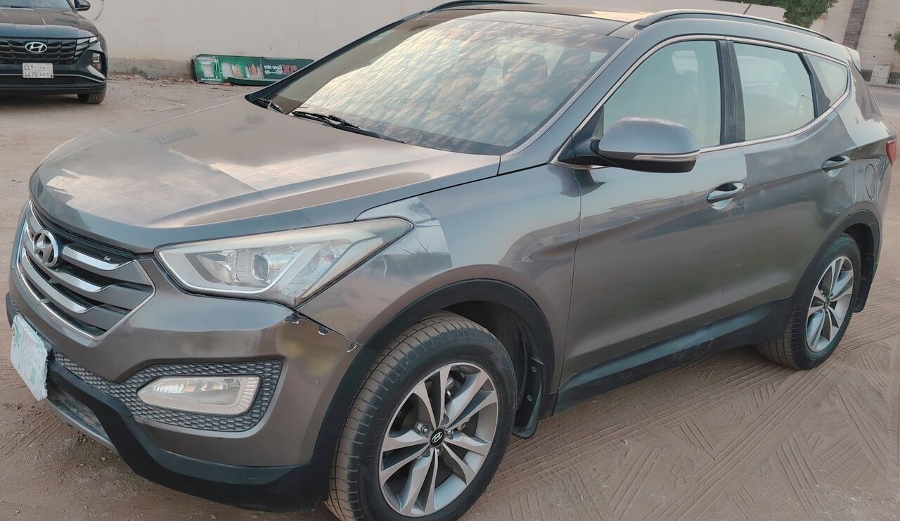 Riyadh, Vehicles, Cars & Trucks , SAR 30000,  Hyundai Santa Fe,  2015,  Automatic,  163000 KM,  Panoramic Sunroof, Cruise Control, Family Car, 7seats,economic, 4 Cylinders