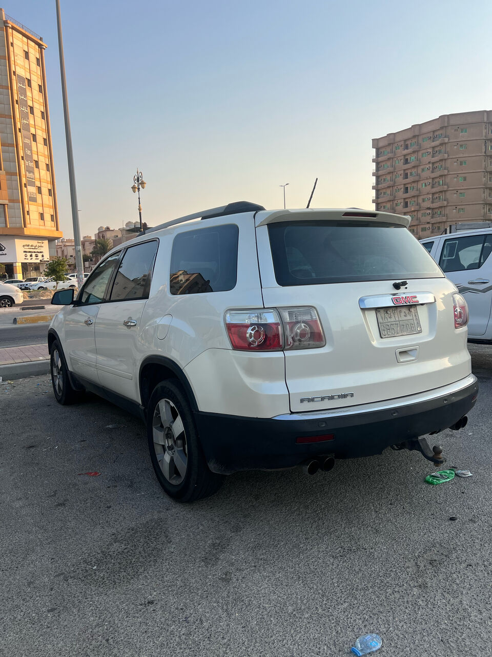 Jubail, Vehicles, Cars & Trucks , SAR 22000,  Gmc Acadia,  2010,  Automatic,  325800 KM,   For Sale SAR 22000