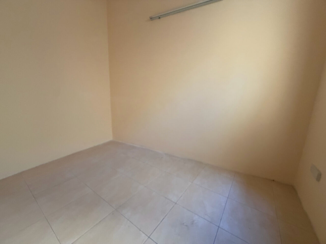 Salmaniya, Apartments, Flats, Houses & Villas, BHD 150/month,  1 BR,  1 Bedroom Flat For Rent Unlimited Ewa