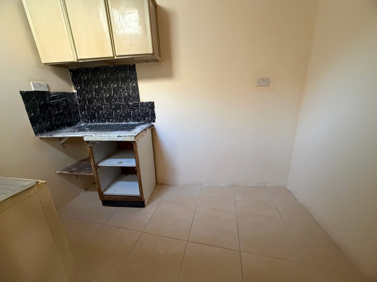 Salmaniya, Apartments, Flats, Houses & Villas, BHD 150/month,  1 BR,  1 Bedroom Flat For Rent Unlimited Ewa