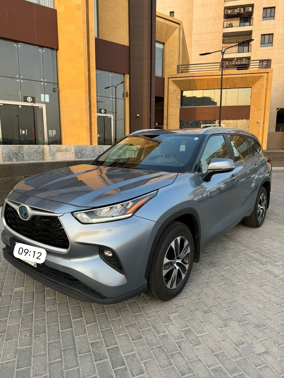 Dammam, Vehicles, Cars & Trucks , SAR 115000,  Toyota Highlander Hybrid,  2023,  Automatic,  65000 KM,    GLE